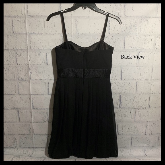 White HOUSE BLACK MARKET Pleated Bubble Dress - Picture 2 of 6
